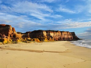Am Strand, weißer Sandstrand