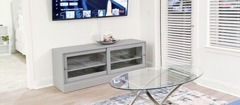 *New* *Modern* Less than 2 Miles from Universal, Epic Univ, Volcano Bay & More