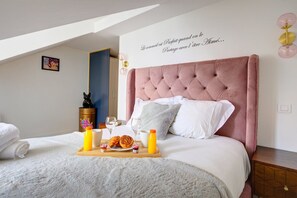 1 bedroom, internet, bed sheets