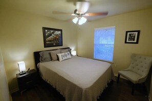 3 habitaciones, escritorio, tabla de planchar con plancha y wifi gratis