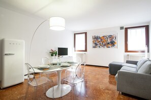 Dining - V13 Riviera Apartment (Padova)