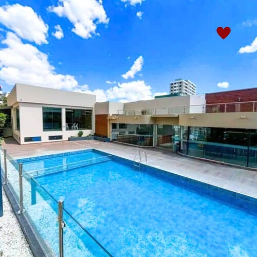 Beautiful apartment with a spectacular view of Cochabamba and close to everything.