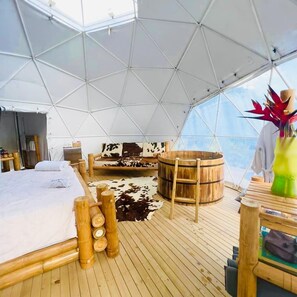 Deluxe tent, privébadkamer, uitzicht op bergen | 1 slaapkamer