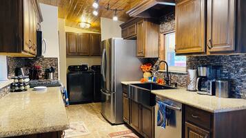 Micro-ondas, fogão, cooktop, lava-louças