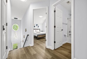 3 chambres, fer et planche à repasser, Wi-Fi, draps fournis