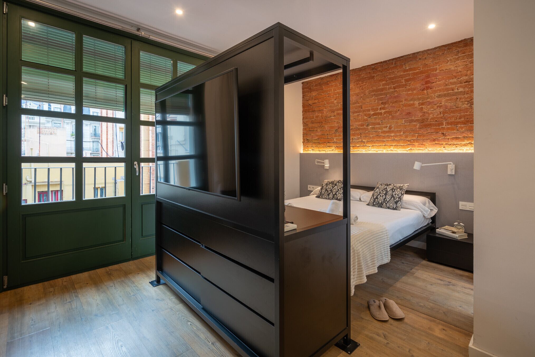 Iron/ironing board, free WiFi, bed sheets