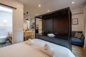 Iron/ironing board, free WiFi, bed sheets