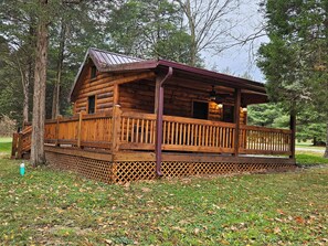 Exterior - Cedar Rustic Cabin at Lost Trails (Madison)