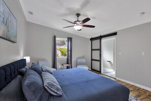 4 bedrooms, iron/ironing board, WiFi, bed sheets