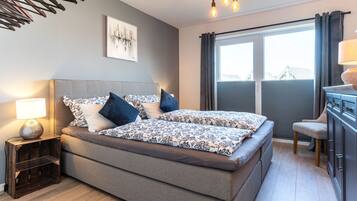 Apartemen | 2 kamar tidur dan dilengkapi dengan perabotan berbeda-beda