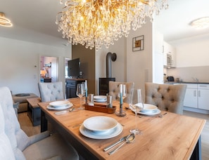 Apartment | Dining