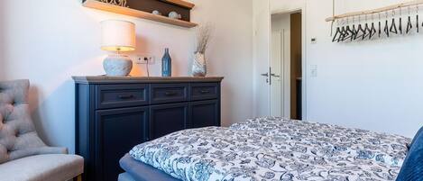 Apartment | 2 bedrooms, iron/ironing board, individually furnished