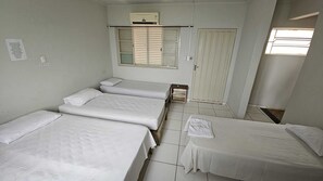 Habitación triple económica | Wifi gratis