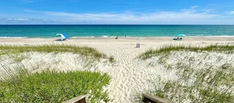 First Floor, Pet-friendly, Steps to Beach! - Oceanside Oasis