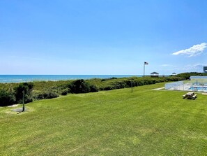 Property grounds - First Floor, Pet-friendly, Steps to Beach! - Oceanside Oasis (Atlantic Beach)