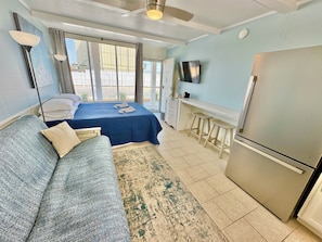 1 bedroom, free WiFi, bed sheets - First Floor, Pet-friendly, Steps to Beach! - Oceanside Oasis (Atlantic Beach)