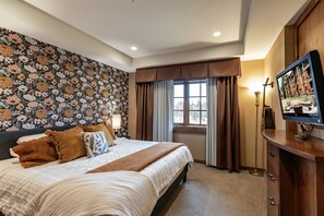 2 chambres, bureau, fer et planche à repasser, lit parapluie