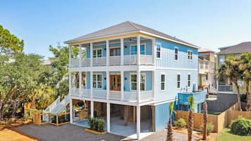 House (5 Bedrooms) | Interior