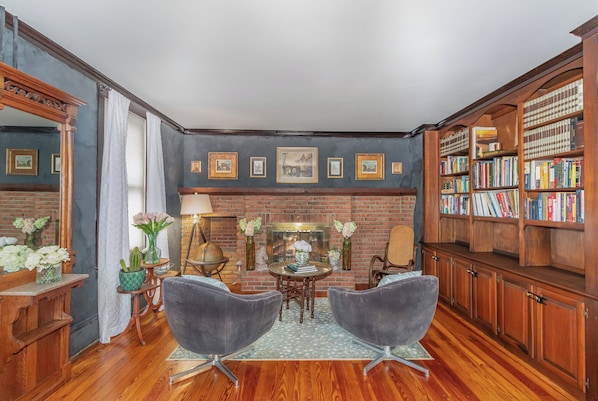 Interior - Newly Renovated 4-bedroom, 3 Bath, Large Yard, 9 Mins from SpookyNook (Mount Joy)