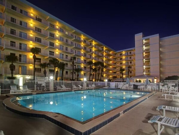 Outdoor pool, a heated pool