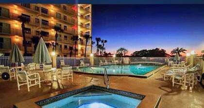 Paradise Sea's: Updated 2B/2B with Ocean View