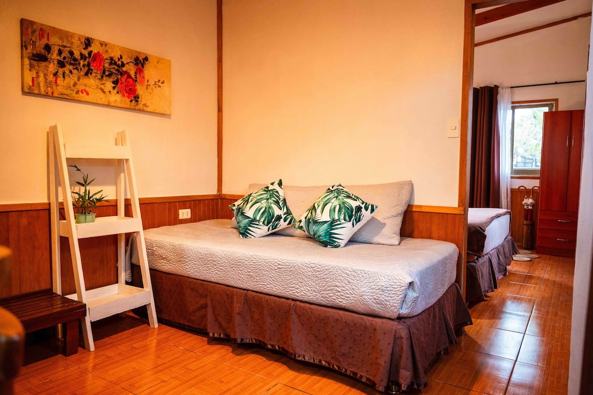 ทราดิชันนัลเคบิน, ห้องน้ำส่วนตัว, วิวสวน | ตู้นิรภัยในห้องพัก, พื้น ที่ทำงานแบบใช้แล็ปท็อป, เตารีด/โต๊ะรีดผ้า