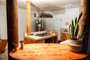 Full-sized fridge, toaster