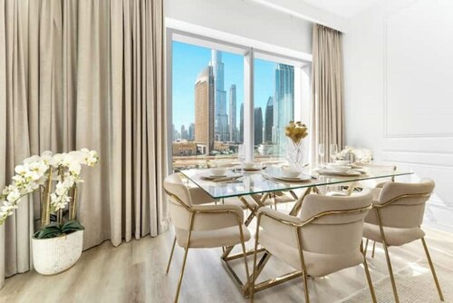 2BR Dubai Mall Access, 2 Pools, Burj Khalifa View

