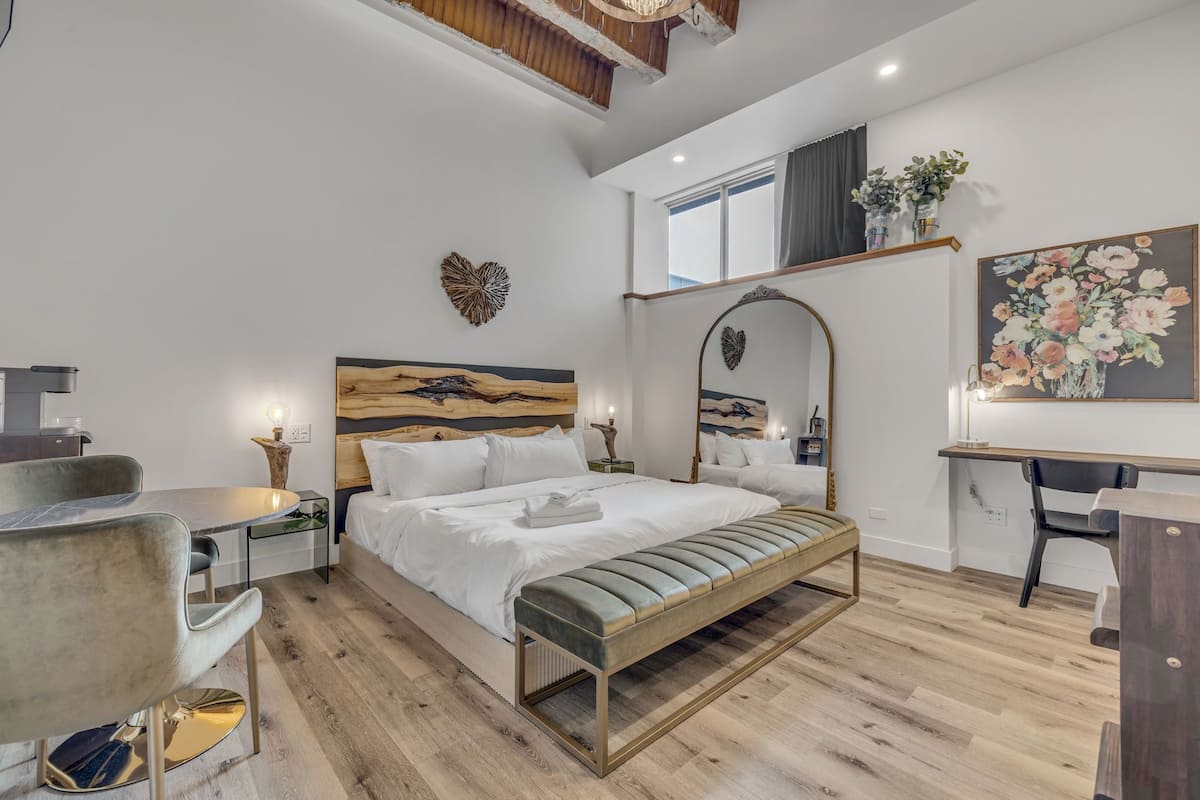 Signature Room