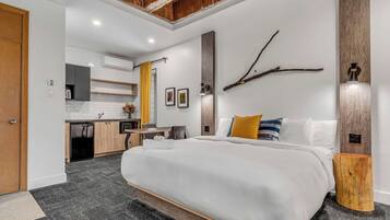 Suíte estúdio, 1 cama King, cozinha americana | 1 quarto, escrivaninha, espaço de trabalho para notebook