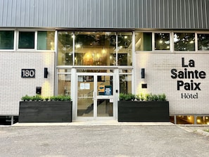 Front of property - La Sainte Paix (Québec)