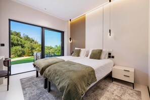 4 bedrooms, WiFi, bed sheets