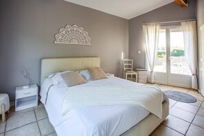 4 間睡房、Wi-Fi、床單