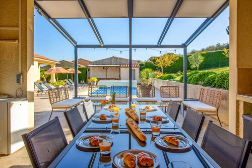 Villa Loupia by Villa Plus