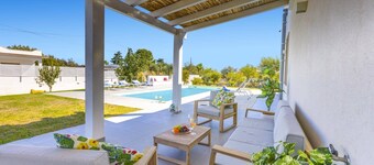 Villa Ficos by Villa Plus