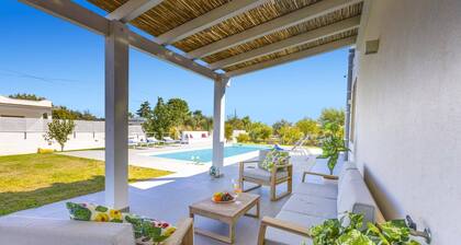 Villa Ficos by Villa Plus