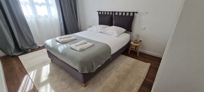 1 soverom, strykejern/-brett, reiseseng for barn og wi-fi (inkludert)