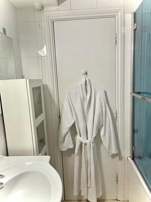 Handtücher, Seife, Toilettenpapier