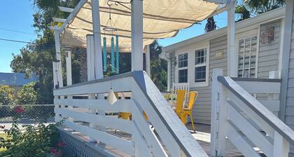 Brown Bunny BnB— Immaculate Private Room in Picturesque Palmetto, FL WiFi