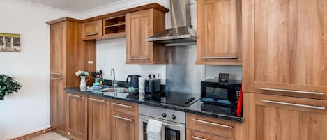 Refrigerador, microondas, horno y tostadora