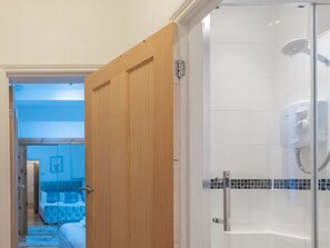 Douche, serviettes fournies