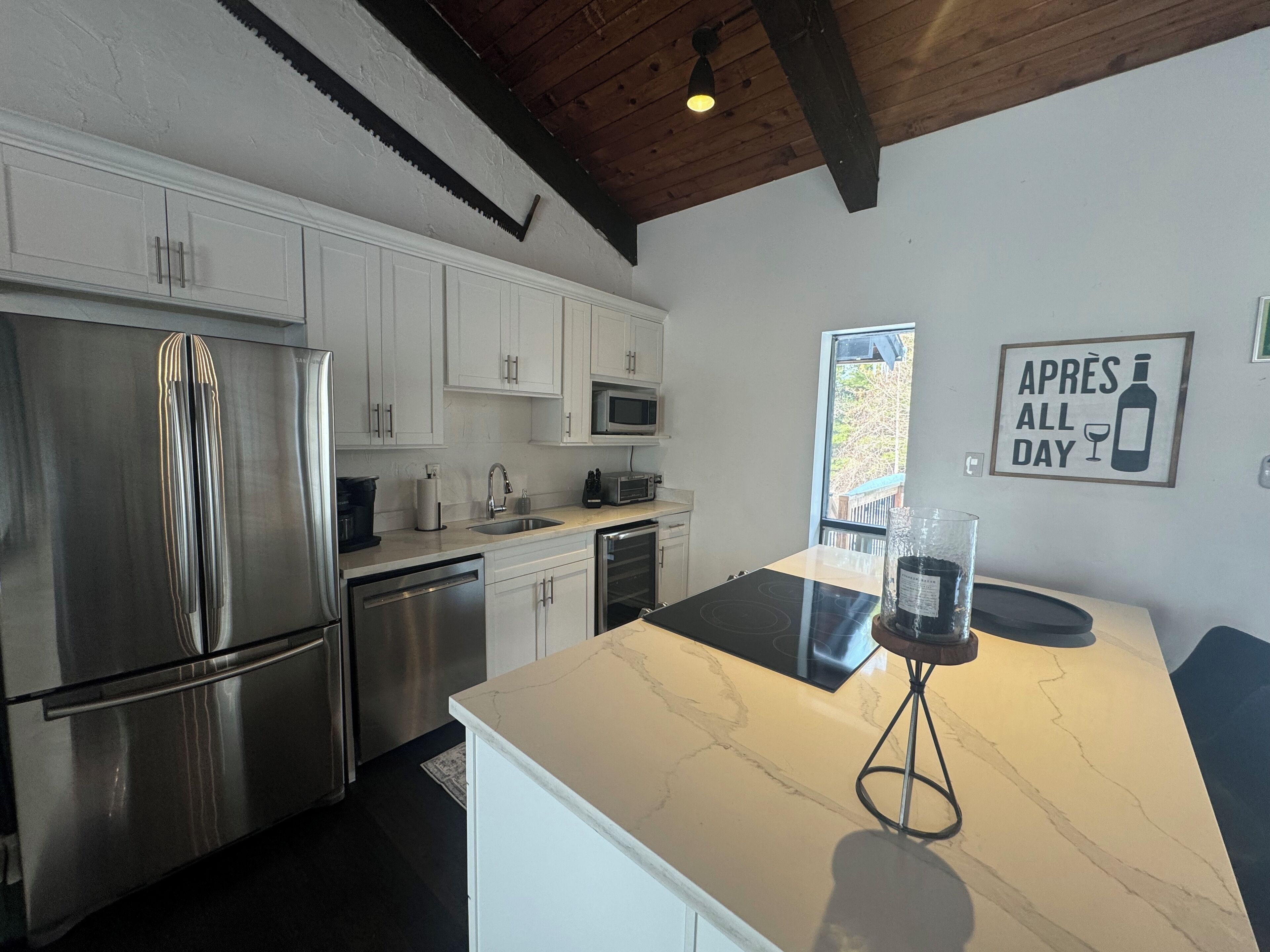 Kühlschrank, Ofen, Herdplatte, Geschirrspüler