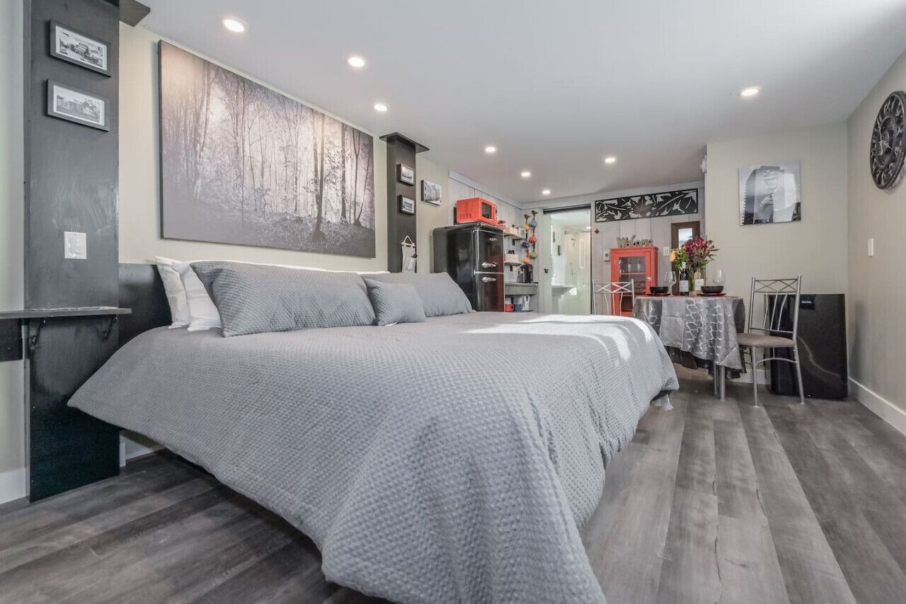 1 habitación, tabla de planchar con plancha, wifi y ropa de cama 