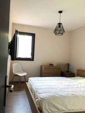 2 bedrooms, iron/ironing board, free WiFi, bed sheets - 3 star air-conditioned apartment with swimming pool 5mn walk from Collioure 🐶ok (Collioure)