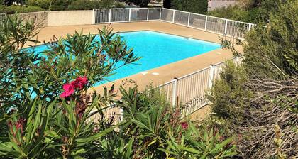 Air-conditioned 2-star ground floor apartment with swimming pool 5 minutes' walk from Collioure ok