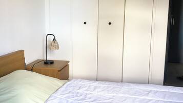 2 chambres, fer et planche à repasser, Wi-Fi gratuit, draps fournis