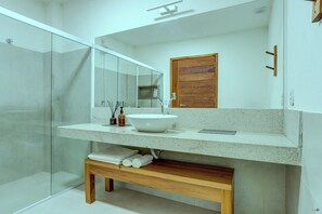 Standard Studio, Balcony, City View | Minibar, in-room safe, desk, laptop workspace - Vila Amendoeira (Itacaré)