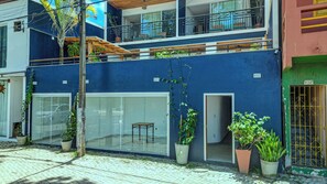 숙박 시설 정면