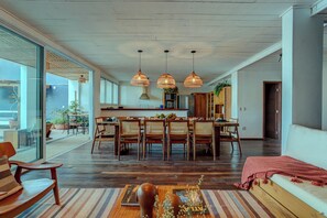 럭셔리 하우스, 발코니 | 다이닝룸