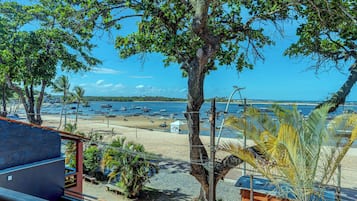 Estudio de lujo, balcón, vista al mar | Minibar, caja de seguridad en la habitación y escritorio
